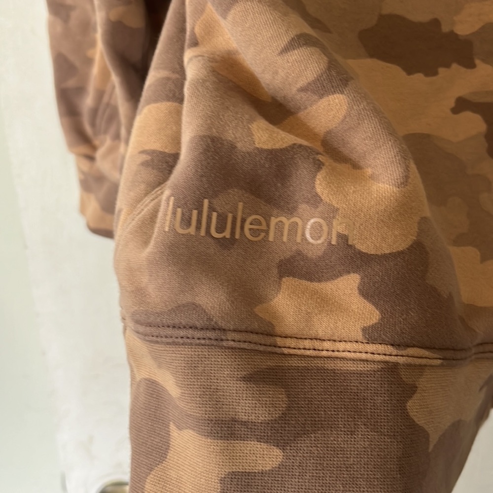 Lululemon Perfectly Oversized Crew
Heritage 365 Camo Beige Multi - Picture 7 of 10